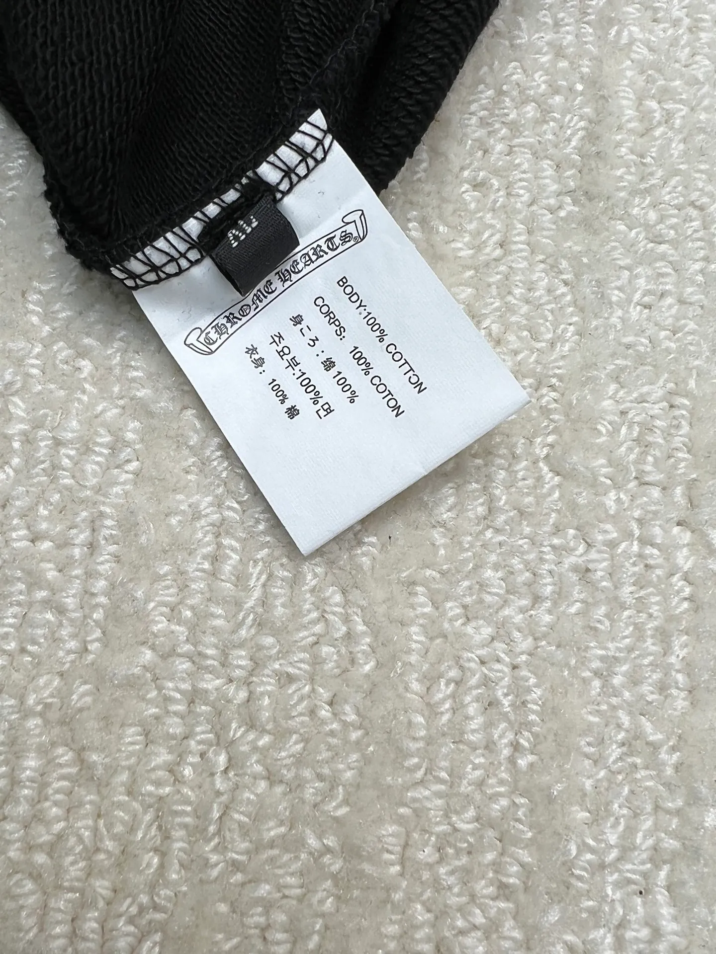 P350 𝗖𝗵𝗿𝗼𝗺𝗲 𝗛𝗲𝗮𝗿𝘁𝘀Cro Heart Pure cotton terry zipper hooded jacket High weight cotton double yarn 380g large terry fabric, fixed and dyed matching ribs, customized full set of accessories, clear letters and perfect restoration without difference. High-end atmosphere, full of class, imported rubber paddle printing graphics and customized bead blasting technology, all wiring is a special machine chain double line.  Size: M L XL XXL